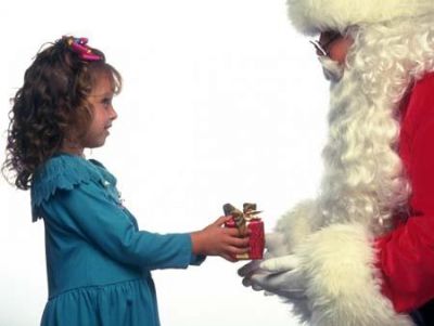 Дети имеют право перестать верить в Деда Мороза – взрослые обязаны продолжать…